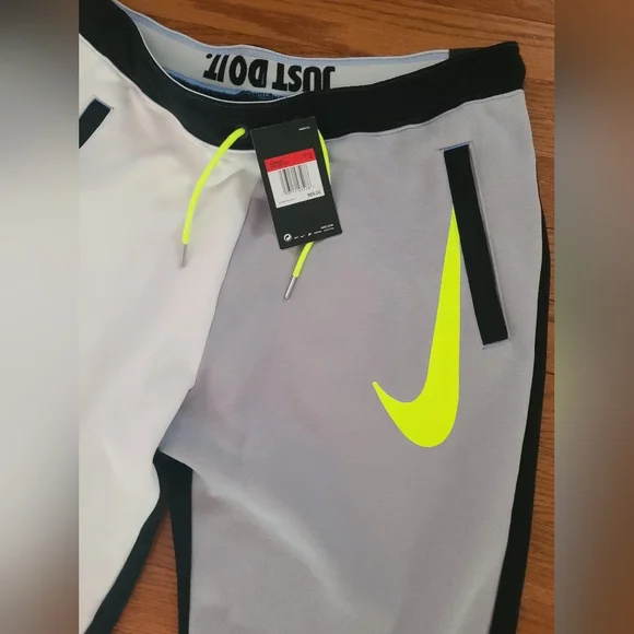 NWT Women's Nike Colorblock Joggers - Sz L - Picture 4 of 11